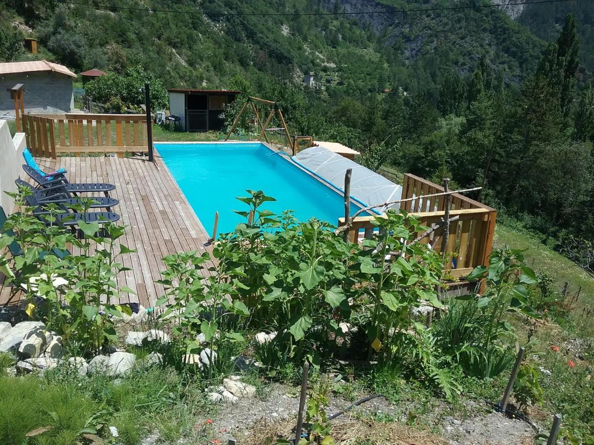 L'Arberc Bed & Breakfast Rigaud ภายนอก รูปภาพ